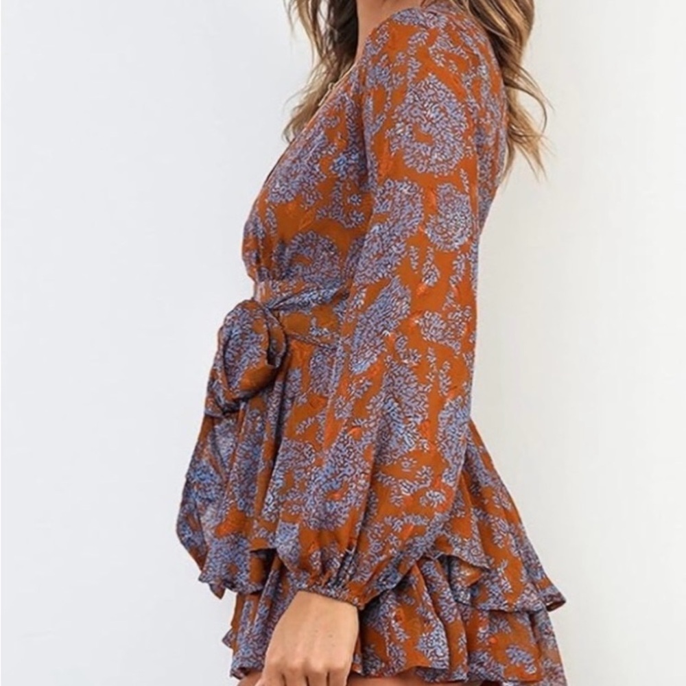 Relipop Floral Wrap Dress in Rust and Blue NWOT S length 29”, pit-to-pit 18” - Picture 3 of 8